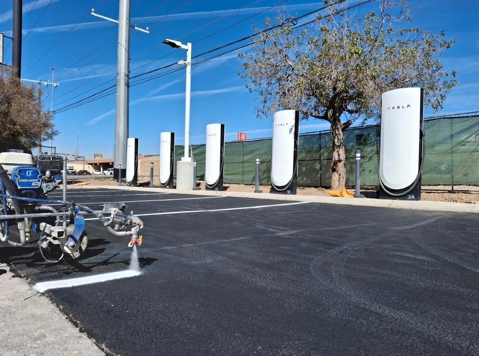 Commercial asphalt and parking lot project