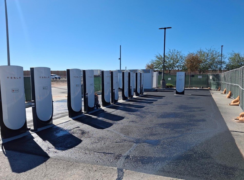 Commercial asphalt and parking lot project