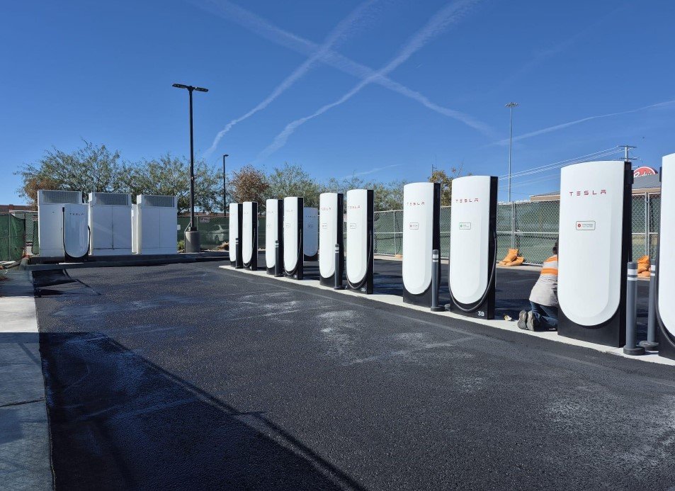 Commercial asphalt and parking lot project